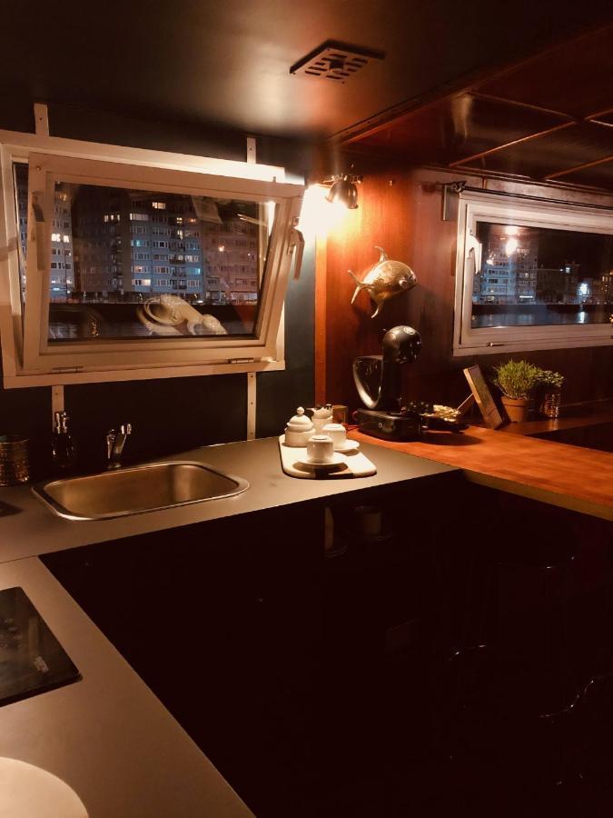 La Cabine Du Capitaine Льеж Экстерьер фото